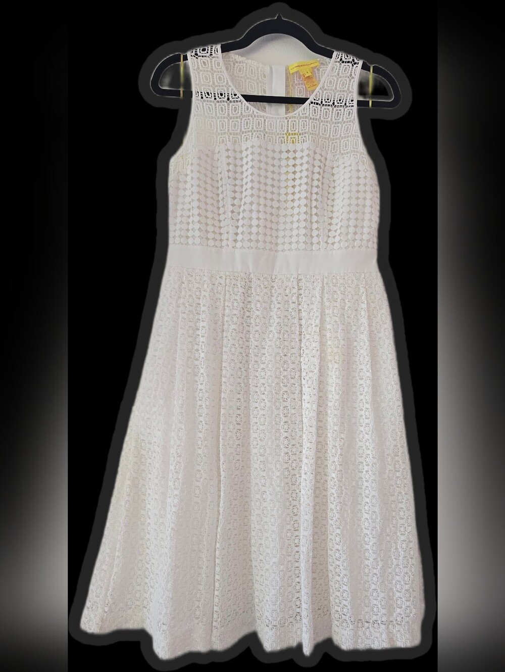 A-line White Lace Sleeveless Dress - Brand: Catherine Malandrino
